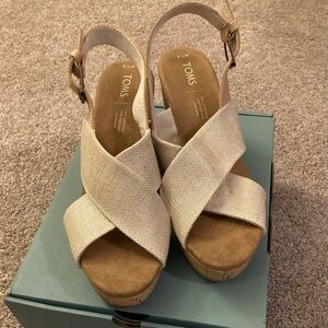 TOMS Ibiza Multi-Pearlized Metalic Woven/Honey Leather BNIB Size 7.5